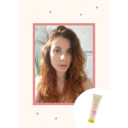 Ragazza con capelli mossi