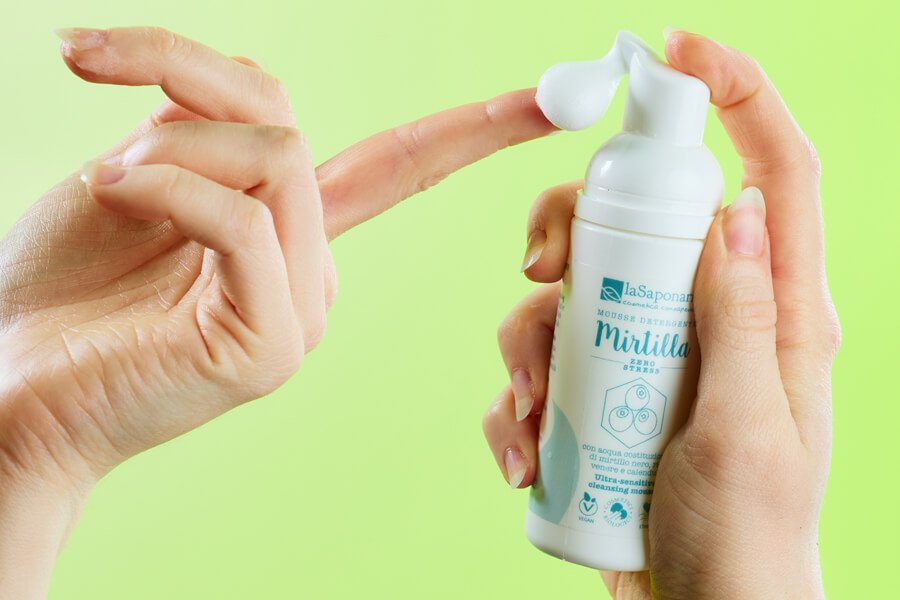 Linea travel size mini cosmetici consapevoli